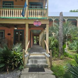 MarVilla Guest House, hotell i Mandeville