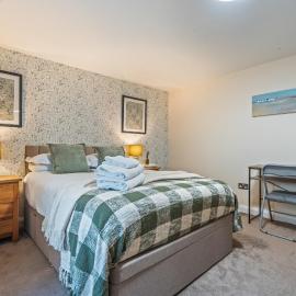Bay Apartment 1