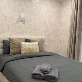 7 Min to Airport Apartment