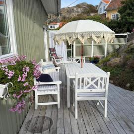 4 person holiday home in SKÄRHAMN, hotelli kohteessa Skärhamn