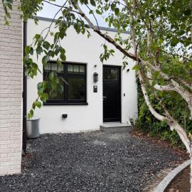 Luxury 2 Bath 2 Bed in Blackrock - N11 Corridor Access, hotel v destinácii Blackrock