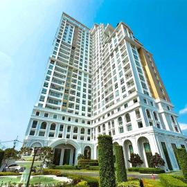 Luxury Studio Apartment at Empire Tower