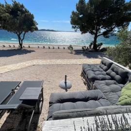 BUQEZ Eco Resort - beachfront 20 & House 42, hotel a Drage