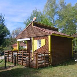 Chalet au calme climatisé et clôturé, Hotel in Saint-Rémy-sur-Durolle