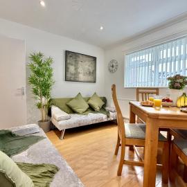 Spacious 3-Bed Near Cardiff City Centre