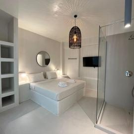Value for money Naousa Center designer spacious room, хотел в Науса