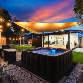 Home in Fort Lauderdale with Hot Tub and BBQ, hotel in Fort Lauderdale