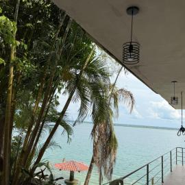Del Mar Beach House, hotel a Nimá
