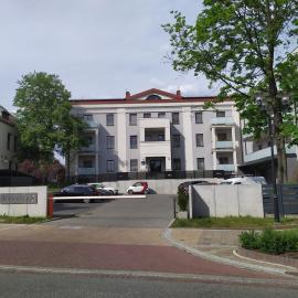 Kameralna kawalerka, prywatny parking, FV