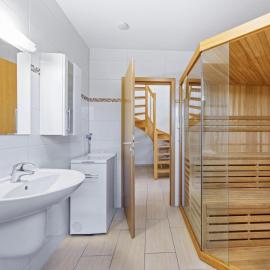 Windflüchter links mit Sauna