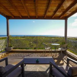 Starfruit Condo with ocean view in Kombawa Domaine, hotel in Les Terres Basses