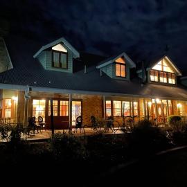 Girraween Country Inn, hotel i Ballandean