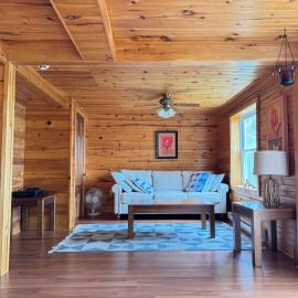 Cedarway Riverview Lodge-by Brudenell River overseeing golf course, hotel em Montague