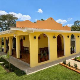 Casa Luna, such a great place to relax!: Siguatepeque'de bir otel