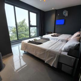 Hoài Thu Luna Hotel: Ðông Hòa şehrinde bir otel