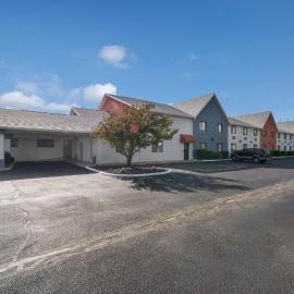 Ramada by Wyndham Effingham, hotel em Effingham