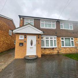 Home near London Heathrow, Slough,Windsor,Legoland, Hotel in Colnbrook
