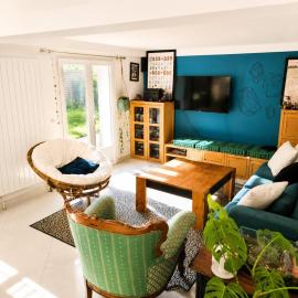 Maison 8p avec jardin, 2 salons & parking, hotel in Sainte-Geneviève-des-Bois
