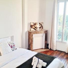 Carnet2voyages Gennevilliers Studio Budget Confort, hotel in Gennevilliers