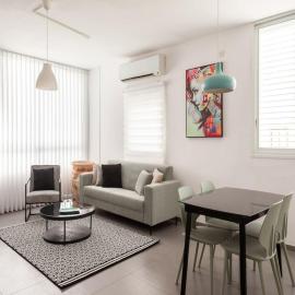 O&O Group - Bright 2BR Rooftop Walk to Beach, hotel in Bat Yam