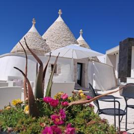 Pietralis Trulli di charme a Noci, hotel a Noci