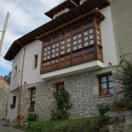 Casa Rural Maribel II, hotel in Cue