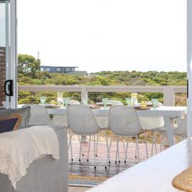 'Ernie's' - A family holiday home near the beach and pet friendly