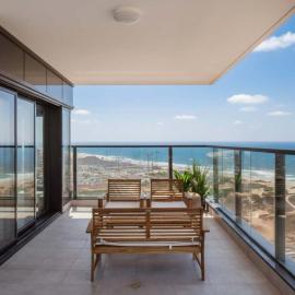 Magical 4BR APT With Panoramic Sea View l Mamad