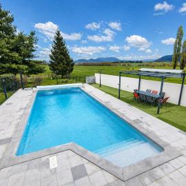 La Villa des 3 Marmailles - Calme, Piscine & Jeux, hotel Nompatelize városában