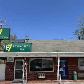 Economy 7 Inn Near Hampton University VA、ハンプトンのホテル