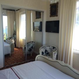Villa Erresiñolettean, hotel in Ciboure