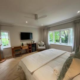 7 on Churchill Guest House, Hotel in Gillitts