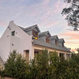 Farside Macadamias, hotel in Riversdale
