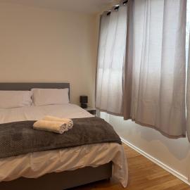 Apartment Sleeps 6 - Wifi & Free Parking, hotel v destinácii Mitcham