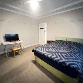 Room 73, hótel í Merrylands
