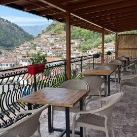 Guest House Eno, hotel in Berat