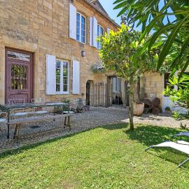 La Maison de Marie, מלון בדום