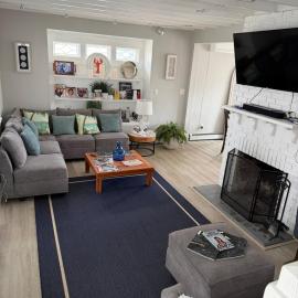beachfront fully refurbished home, hotelli kohteessa East Haven