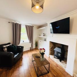 Woodman House - 7 Bedrooms - Sleeps 14