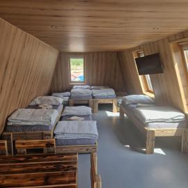 Rodinný pokoj s výhledem na Jezero Milada Ústí nad Labem, hotel in Ústí nad Labem