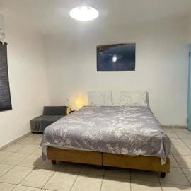 Zimmer 104 by Maya rooms, viešbutis mieste Neve Zoharas