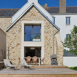 Maison VENELL Concarneau - Spa, Balnéo, Sauna & Jardin - Calme en Centre-ville, hotell i Concarneau