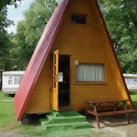 Sunrise Camp Łazy، فندق في وازي