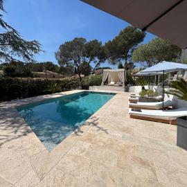 Villa "LES ALIZES" Côté jardin - Bord de mer, Hotel in Saint-Raphaël