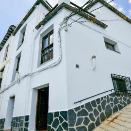 3 Bedroom Amazing Home In Berchules, hotell i Bérchules