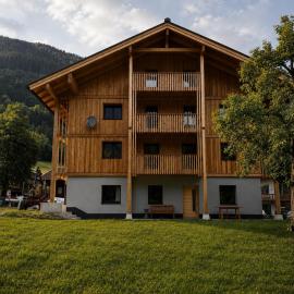 Demlhof, Gästehaus، فندق في فينكنبرغ