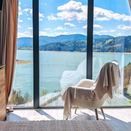 Moon Lake Bicaz - Casa Oia, hotel sa Buhalniţa