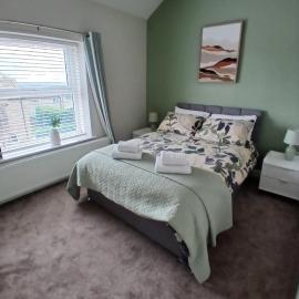 Hilltop Retreat at Banktop
