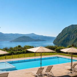 Lake Iseo Garden & Pool Retreat, hotell sihtkohas Riva di Solto