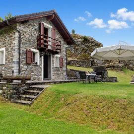 Rustico San Martin with Garden in Monti di Dritto - Happy Rentals